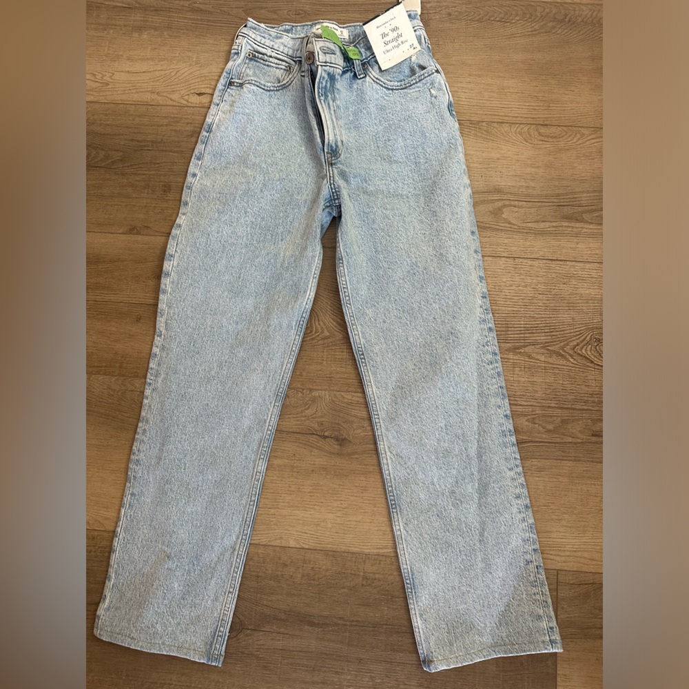 Abercrombie 90s straight crossover jeans. Size 27 hemmed for someone 5’1